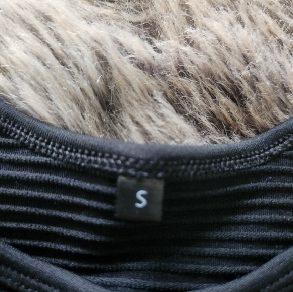 Alphalete black crop top - Picture 2 of 5